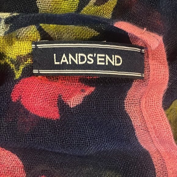2/$30 Lands’ End Floral Loose Weave Crinkle Scarf - Picture 16 of 16